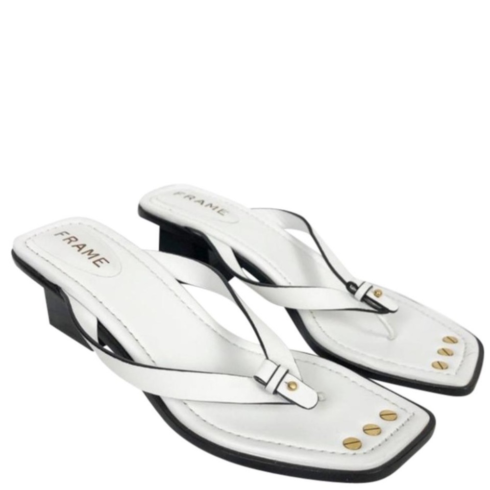 Frame LE CARBON LEATHER SANDAL IN BLANC